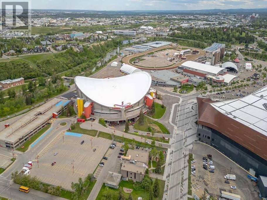 Modern Suite Calgary Downtown 5 Min Walk Stampede Εξωτερικό φωτογραφία
