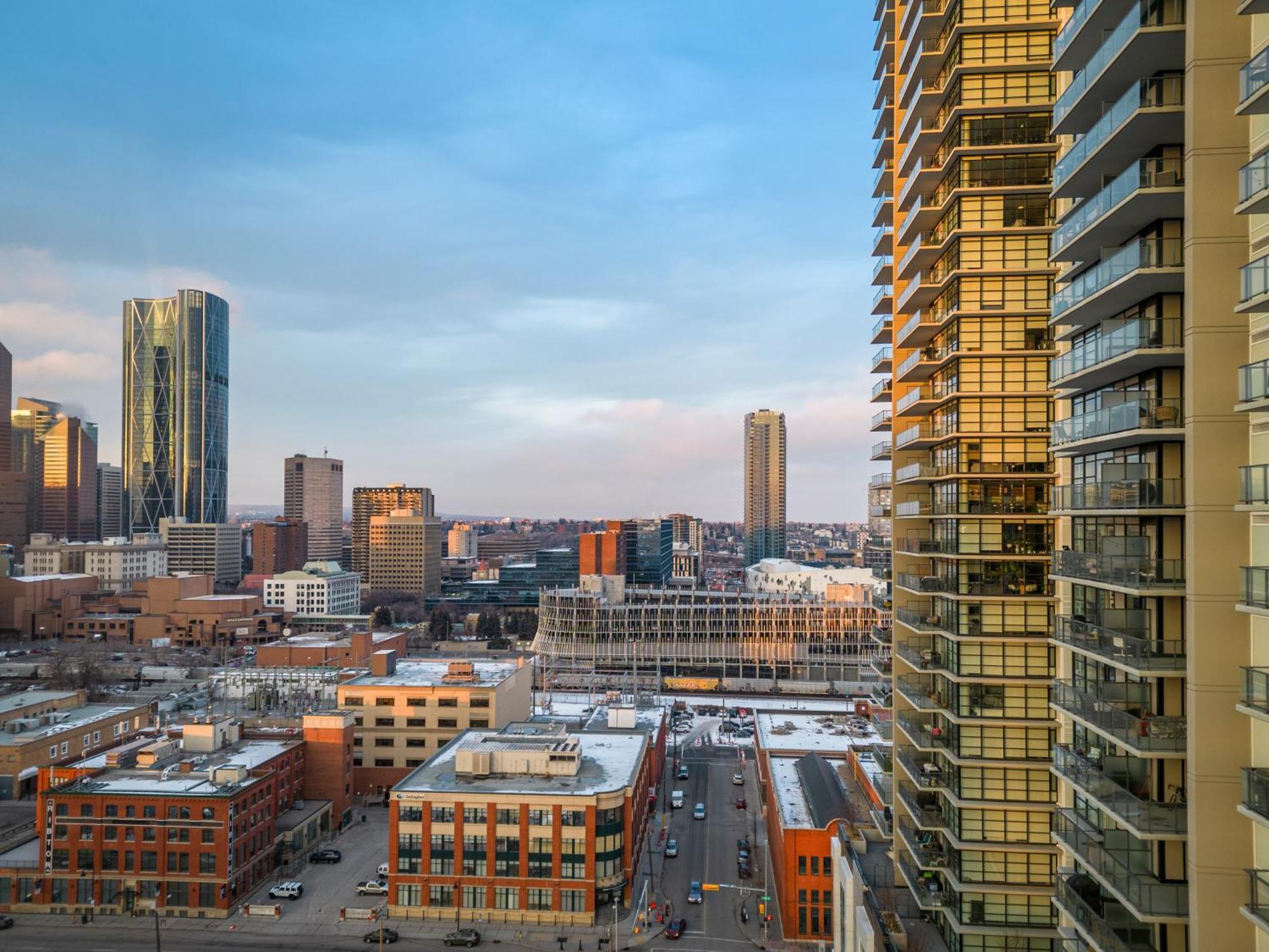Modern Suite Calgary Downtown 5 Min Walk Stampede Εξωτερικό φωτογραφία