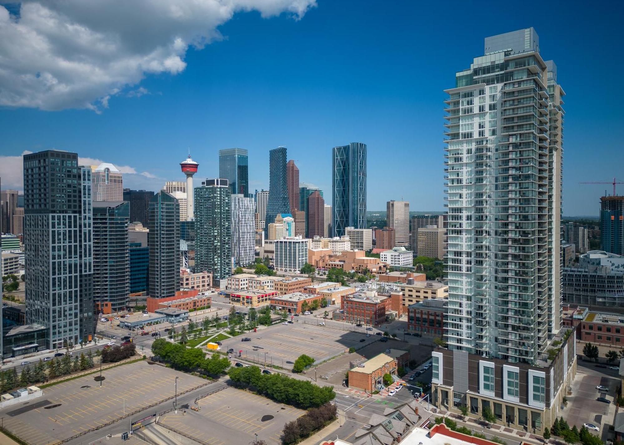 Modern Suite Calgary Downtown 5 Min Walk Stampede Εξωτερικό φωτογραφία