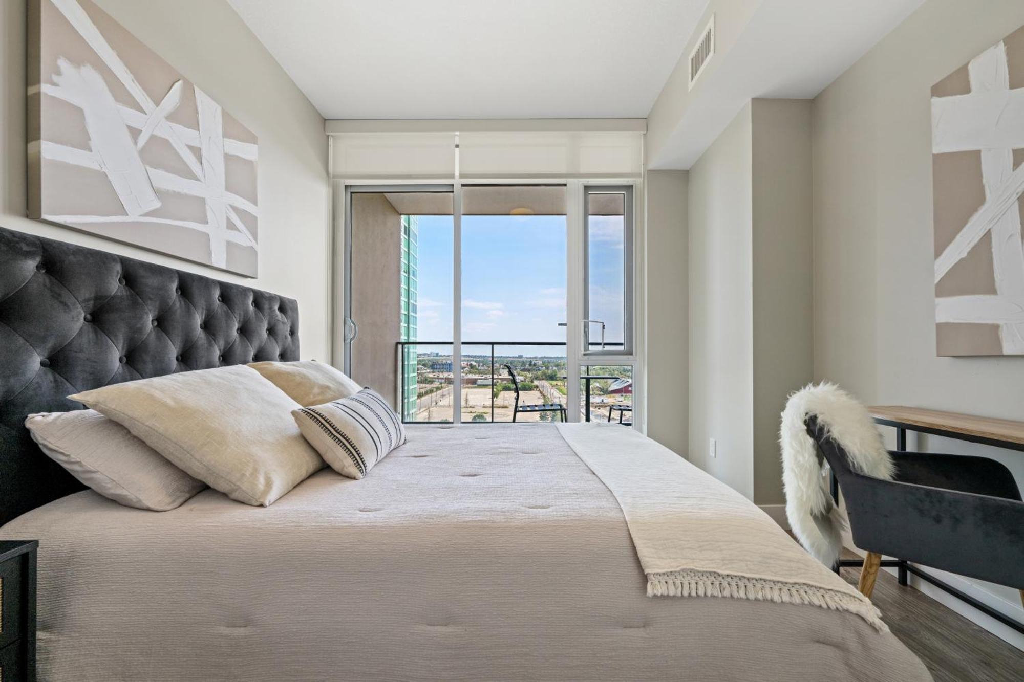 Modern Suite Calgary Downtown 5 Min Walk Stampede Εξωτερικό φωτογραφία