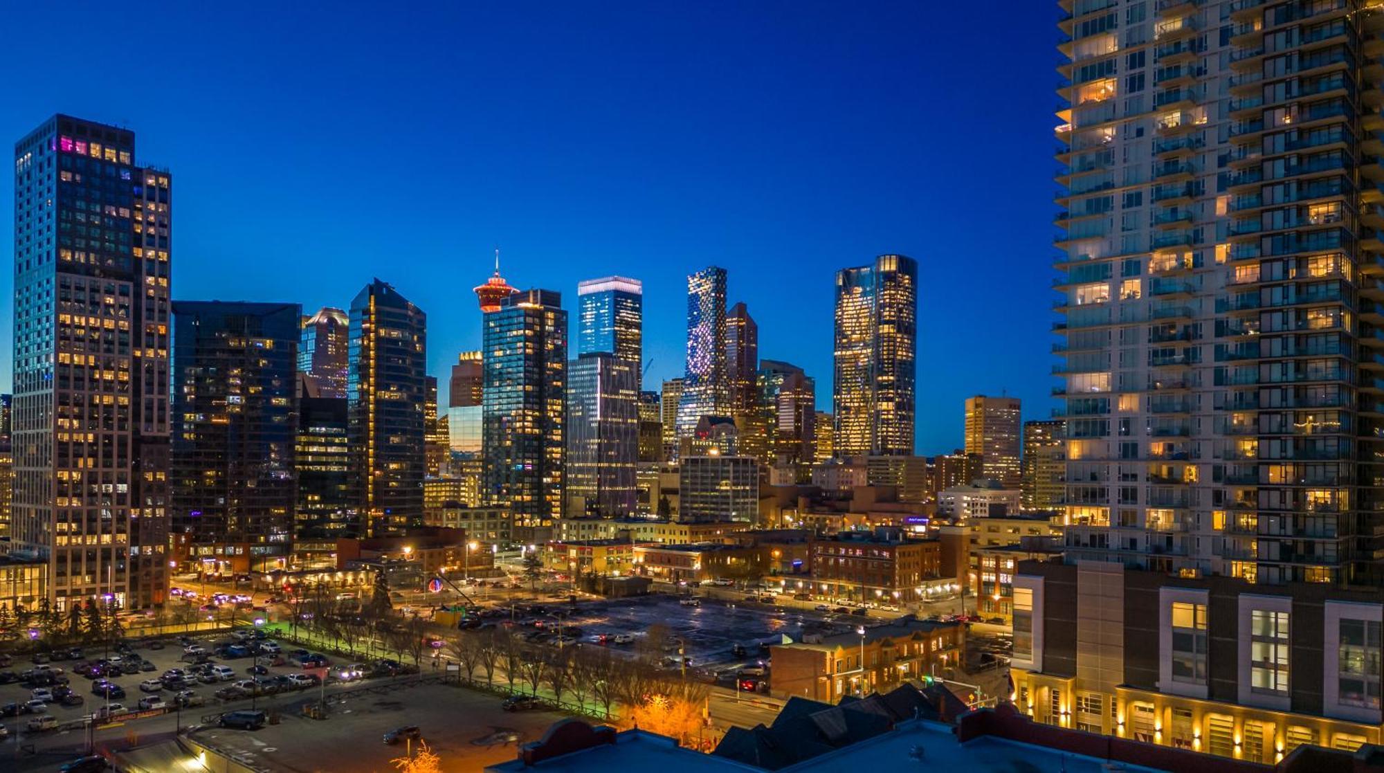 Modern Suite Calgary Downtown 5 Min Walk Stampede Εξωτερικό φωτογραφία