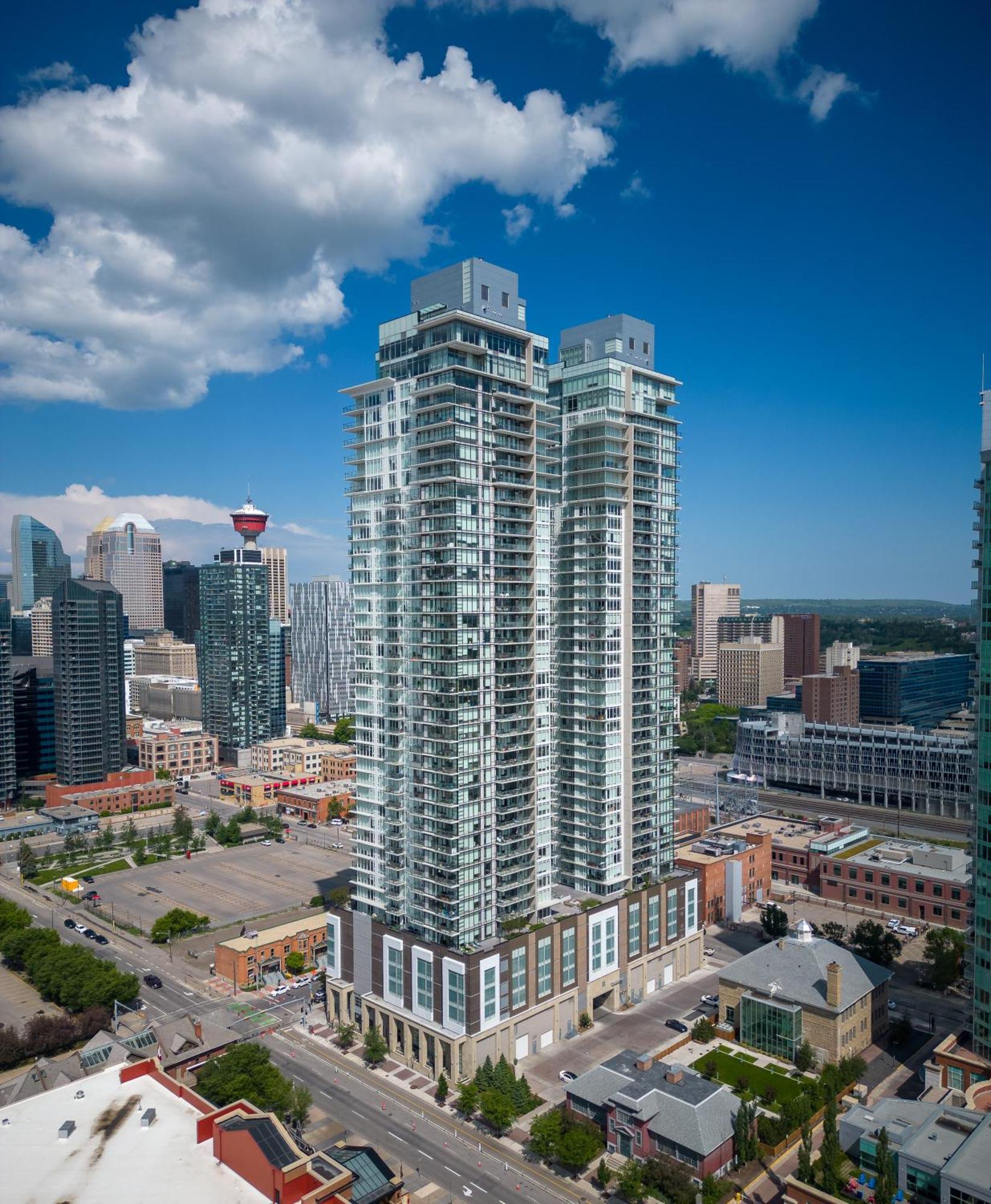 Modern Suite Calgary Downtown 5 Min Walk Stampede Εξωτερικό φωτογραφία