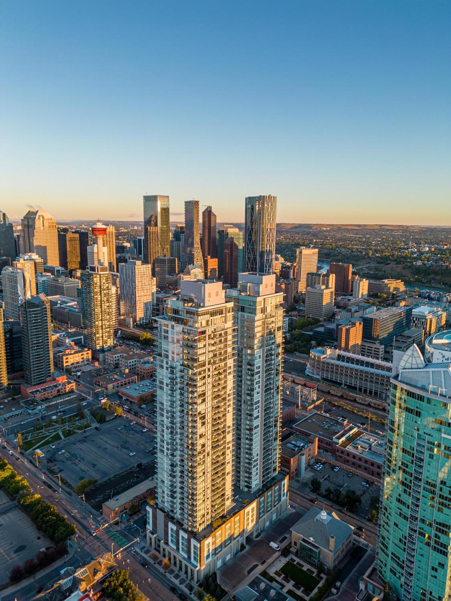 Modern Suite Calgary Downtown 5 Min Walk Stampede Εξωτερικό φωτογραφία