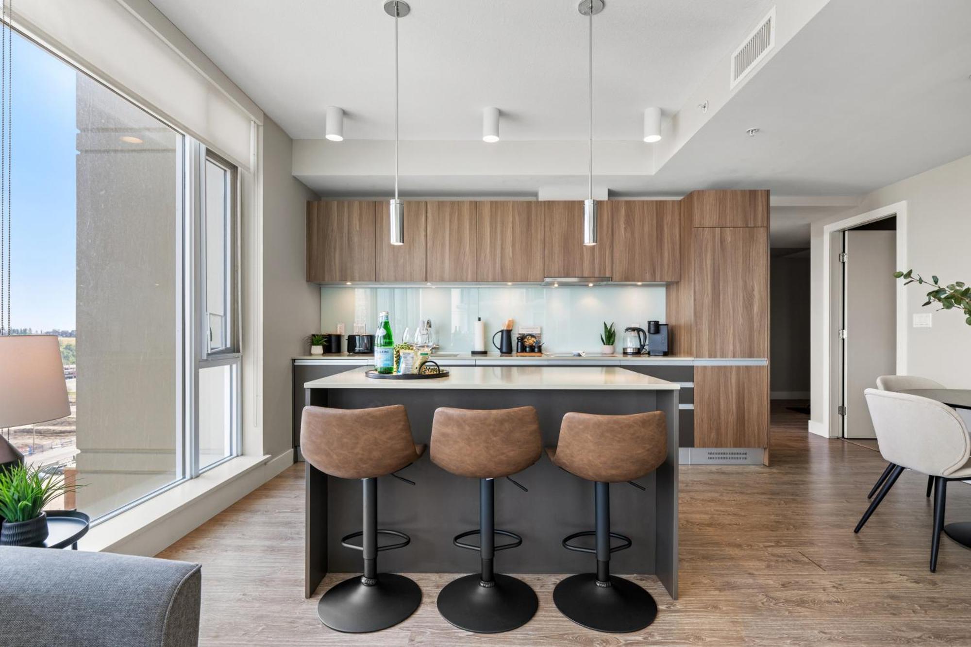 Modern Suite Calgary Downtown 5 Min Walk Stampede Εξωτερικό φωτογραφία