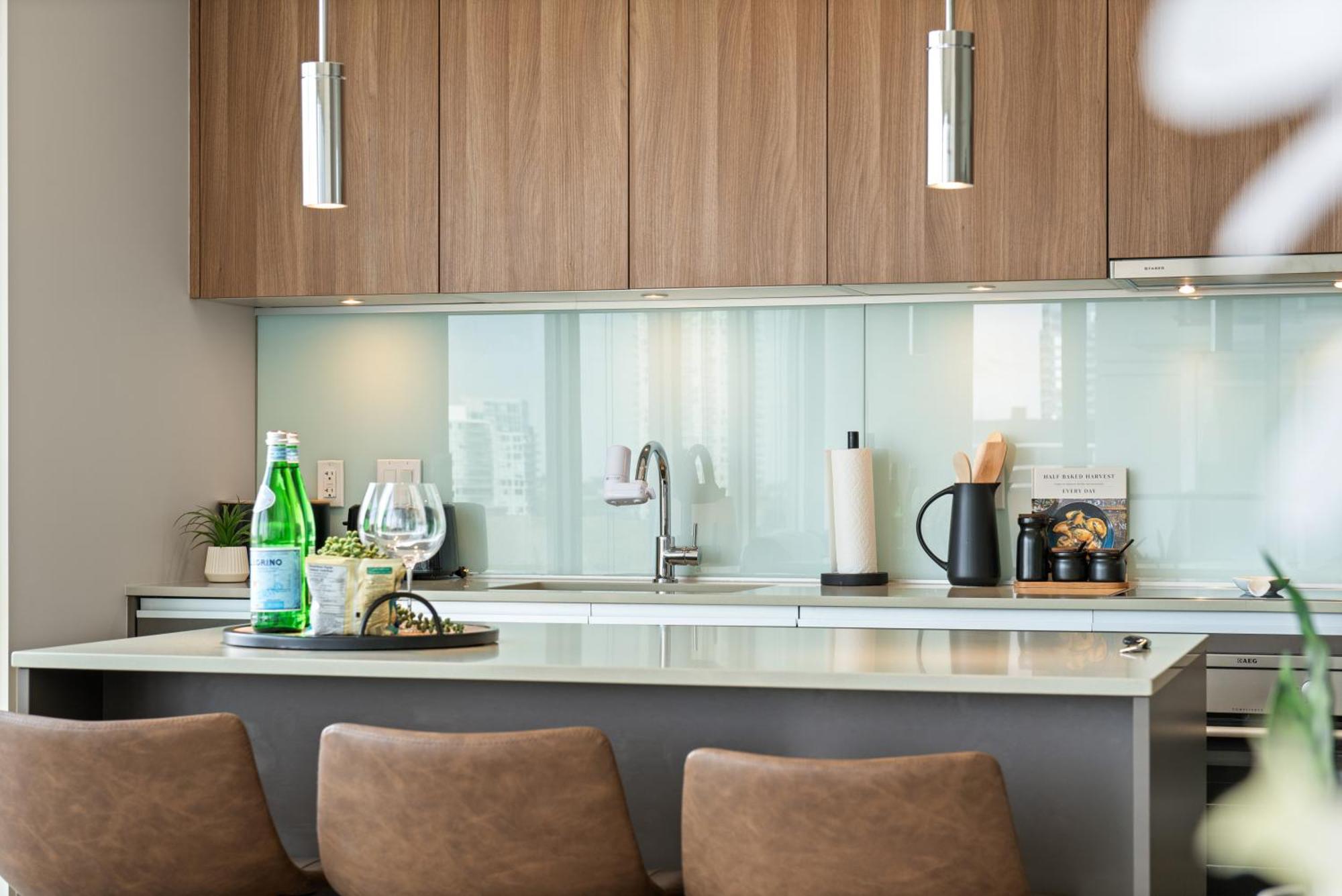 Modern Suite Calgary Downtown 5 Min Walk Stampede Εξωτερικό φωτογραφία